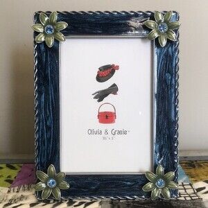 Olivia & Gracie Frame